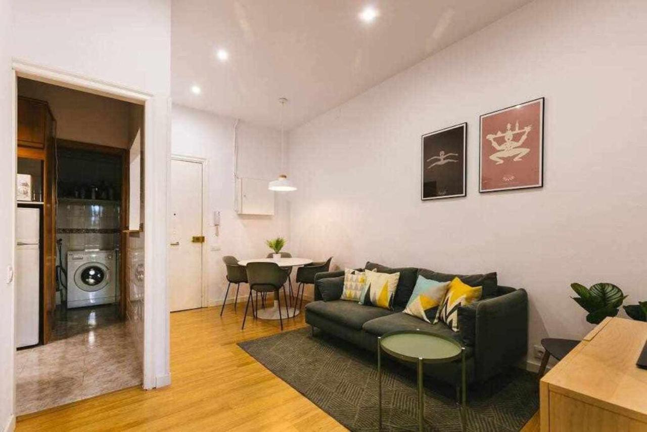 Cozy & Central Apartment Barcelona Exterior foto